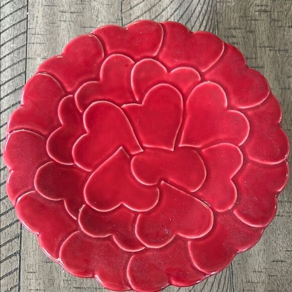 Sur la Table Heart ❤️ Motif Red Decorative 8” Cake 🍰 plate - Picture 8 of 11